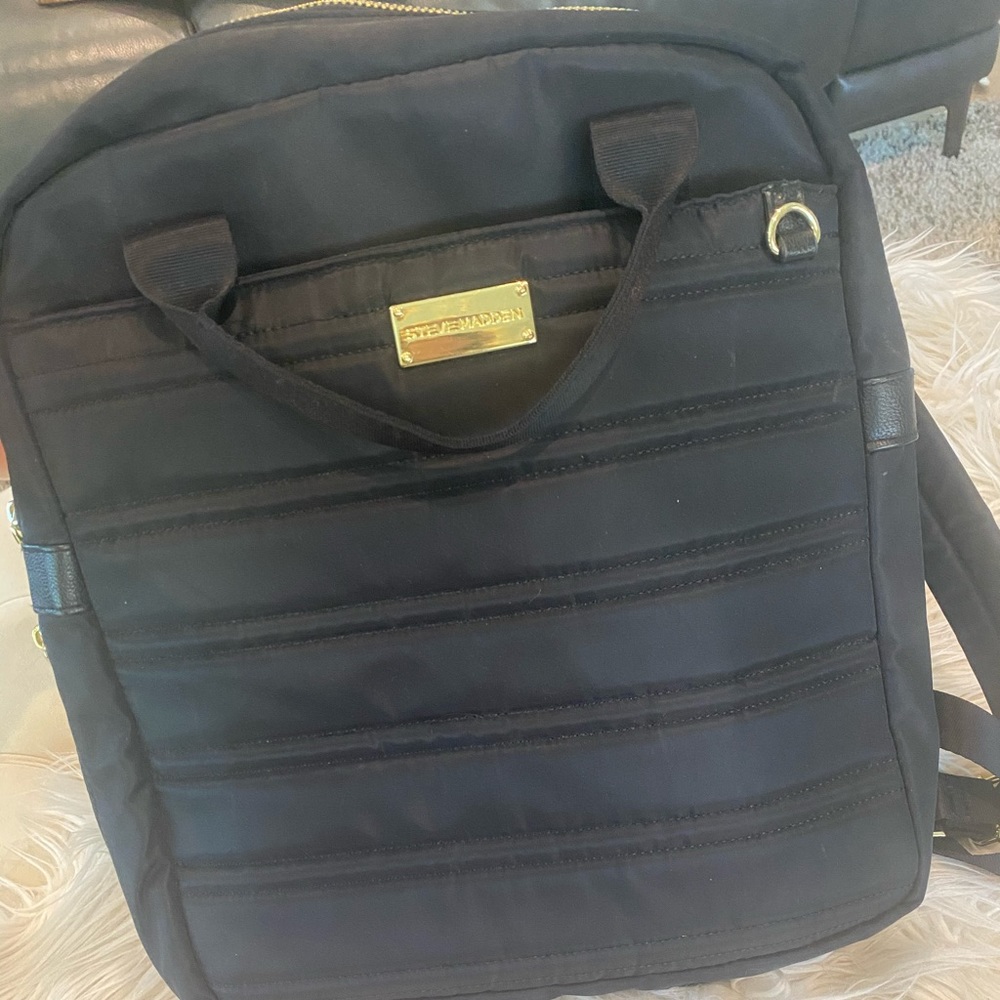 Back pack - Picture 2 of 5